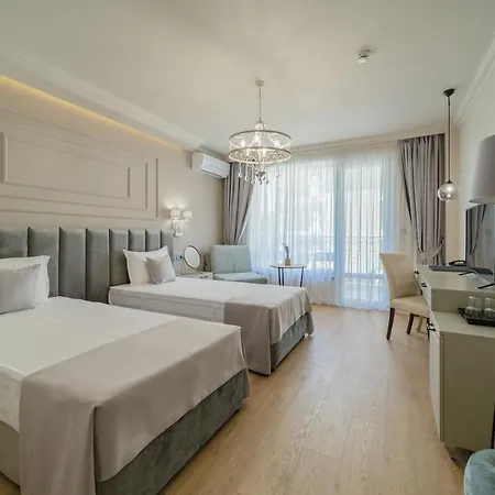 Aquamarine Hotel 4*